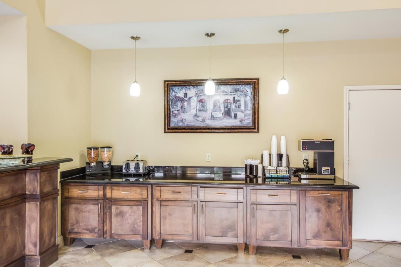 Americas Best Value Inn & Suites Tomball Buitenkant foto